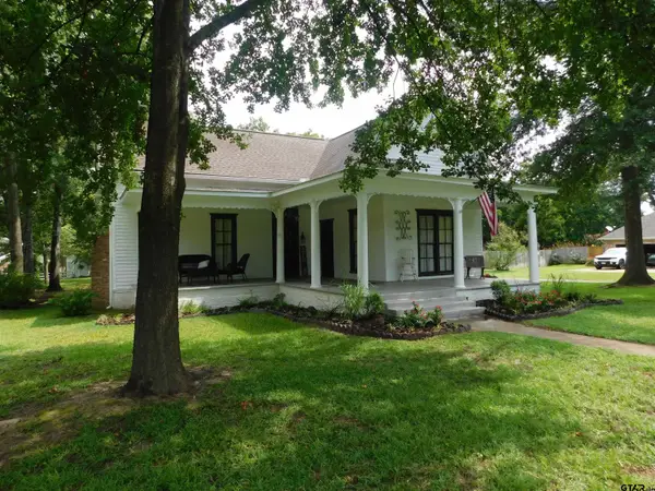 602 E North St, Lindale,  75771