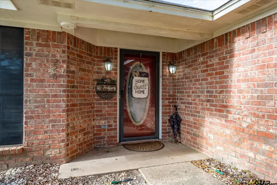 226 Colonial Cir, Athens, TX 75751 - Image #2
