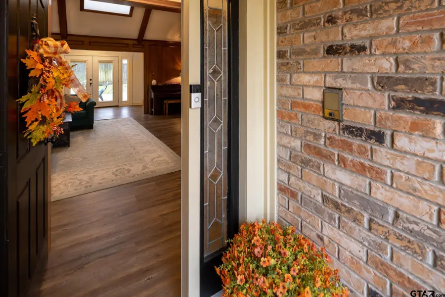 903 Woodland Hills Dr, Tyler, TX 75701 - Image #3