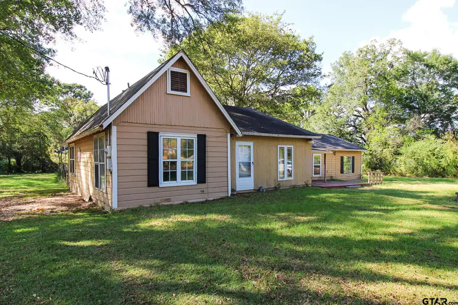 407 Pace St, Naples, TX 75568 - Image #2