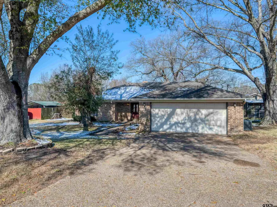 110 Wendy Dr., Whitehouse, TX 75791 - #2