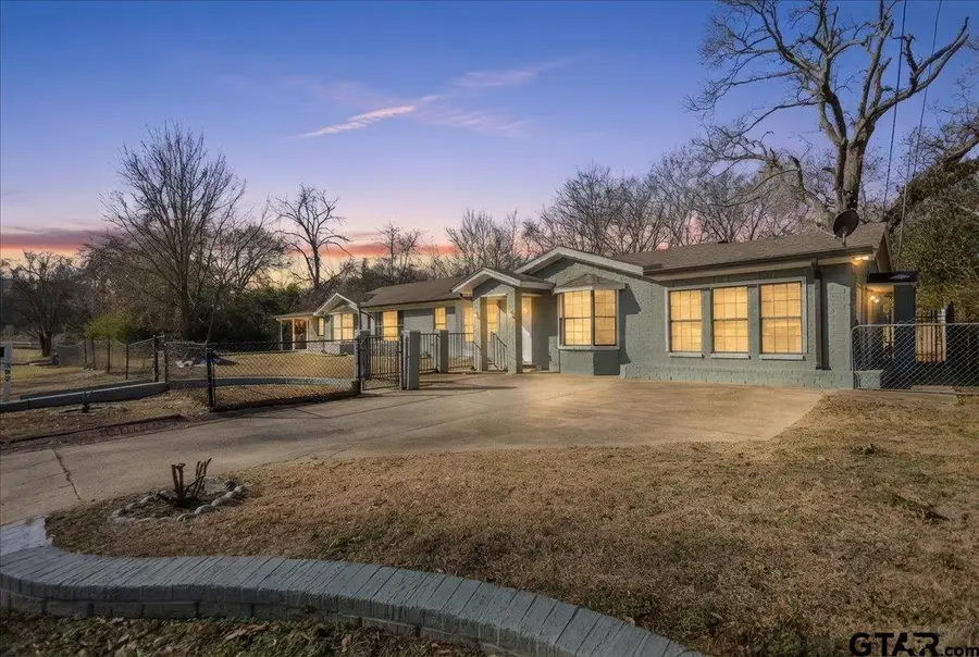 300 N Parkdale, Tyler, TX 75702 - Image #2