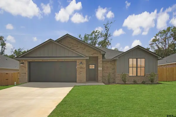 16318 Crossing Cir., Lindale, TX 75771