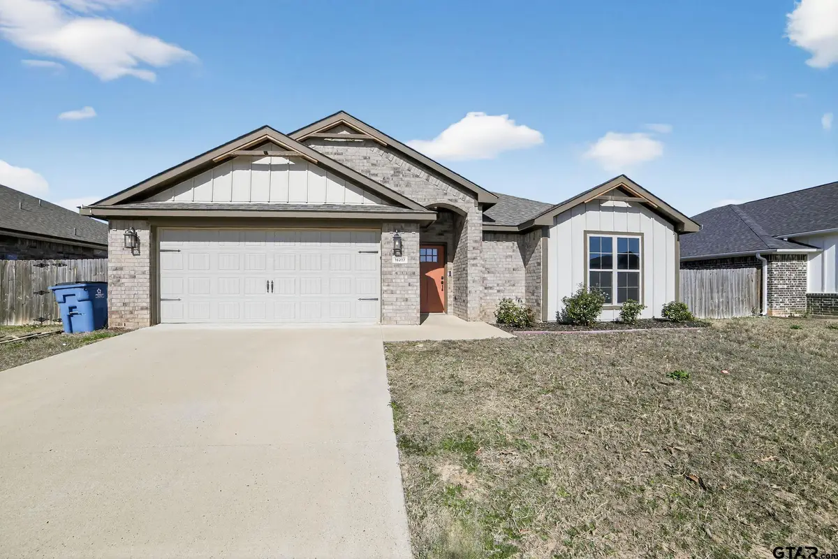 16217 Ridgeview Ln, Lindale, TX 75771 - Image #1