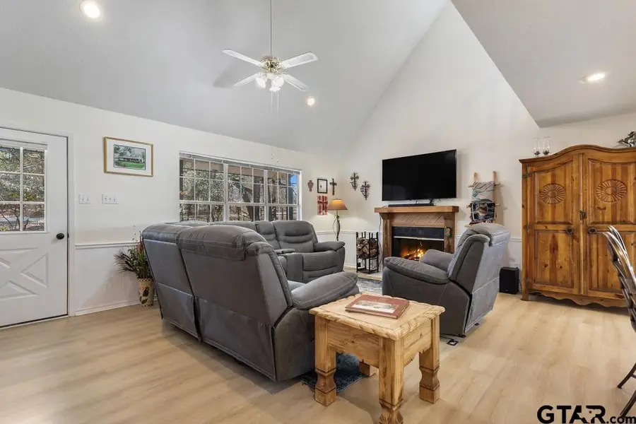 435 Wildwood Trl, Holly Lake Ranch, TX 75765 - #3