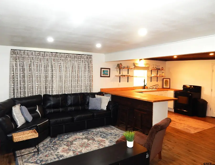 197 CR 4130 D, Overton, TX 75684 - #3