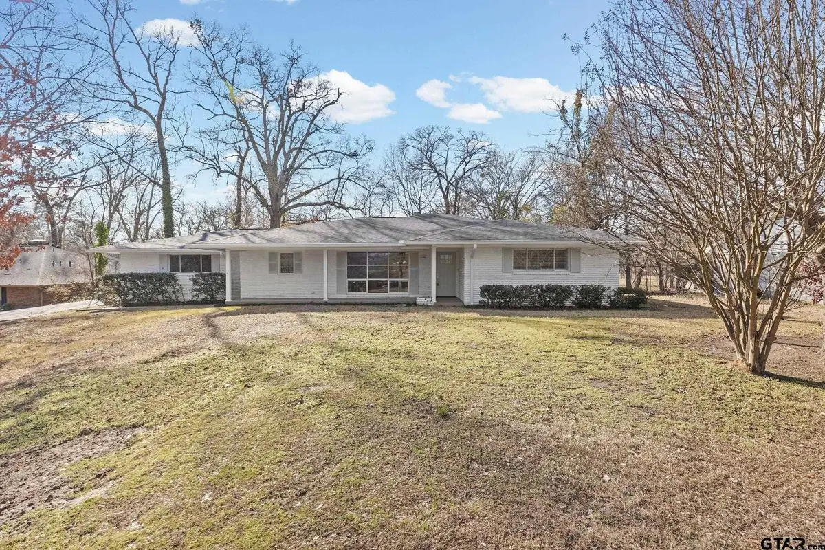 1106 S Williams Ave, Mount Pleasant, TX 75455 - #1