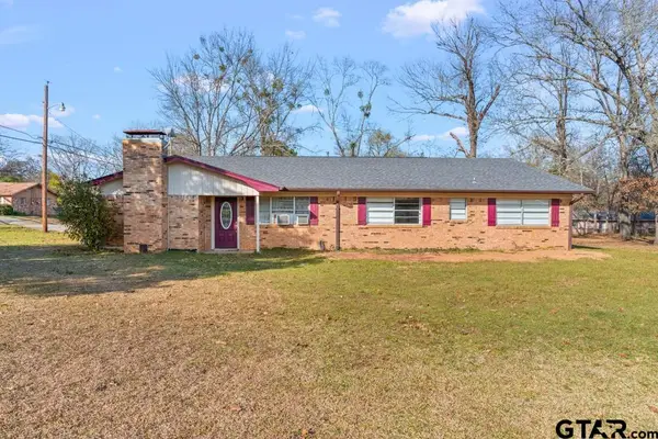 2400 Holly Street, Jacksonville, TX 75766