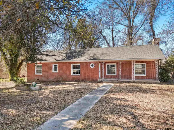 102 S Front, Overton, TX 75684
