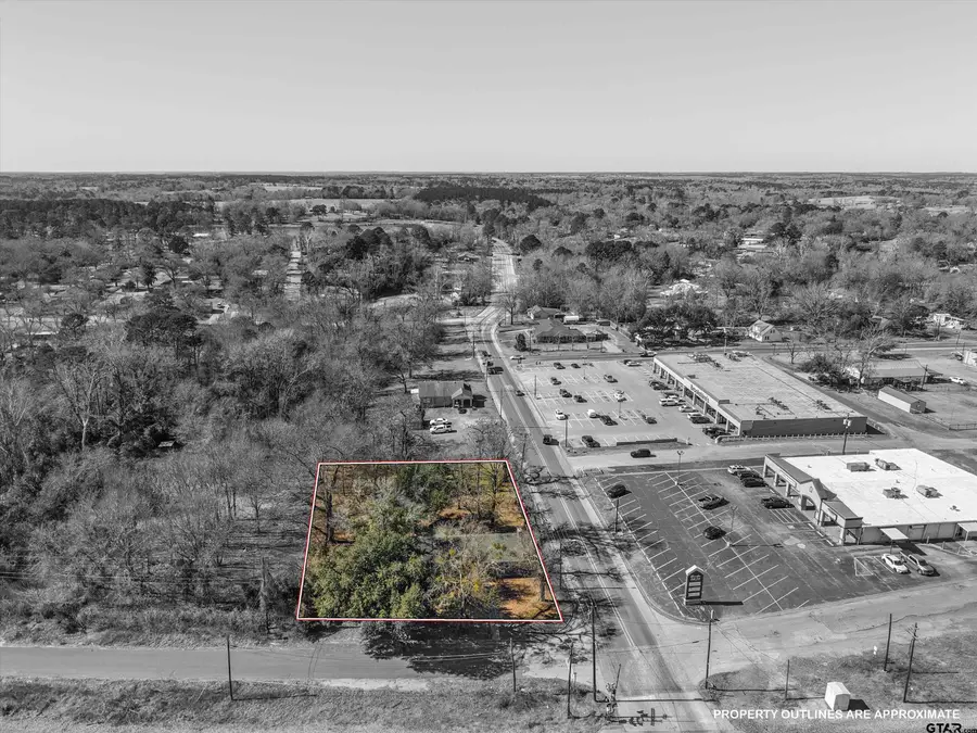 102 S Front, Overton, TX 75684 - #2