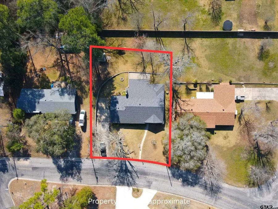 306 Dellwood Drive, Mount Pleasant, TX 75455 - #2