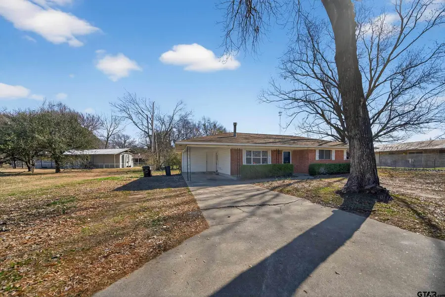 620 N Ravine St, Emory, TX 75440 - #3