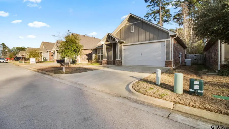 2927 Meadow Brook Trl, Tyler, TX 75701 - #2