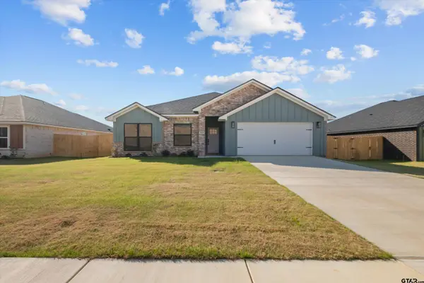 16529 Crossing Circle, Lindale, TX 75771