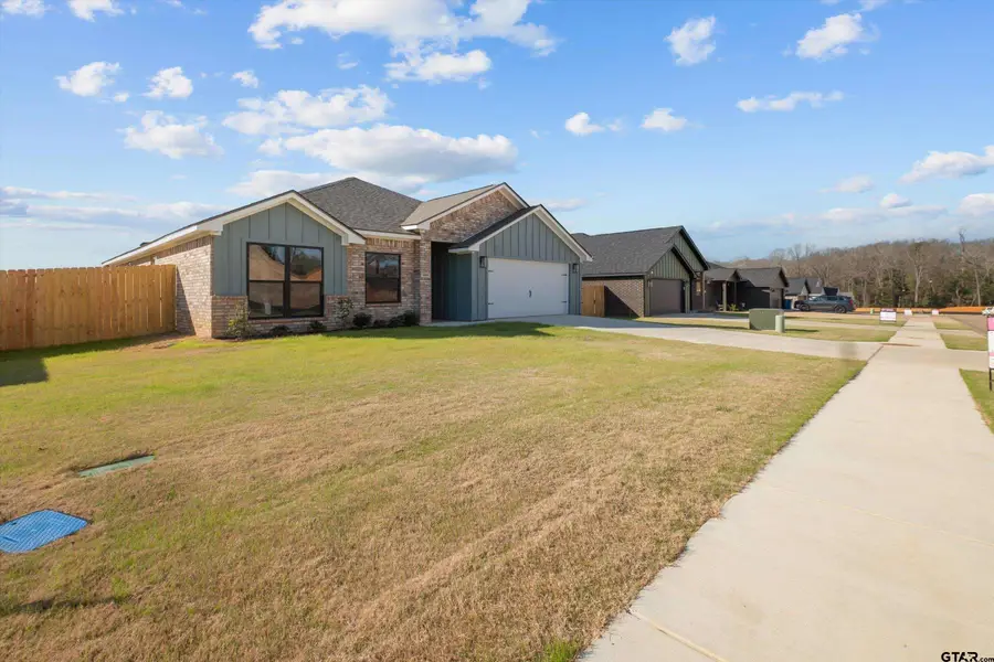 16529 Crossing Circle, Lindale, TX 75771 - #2