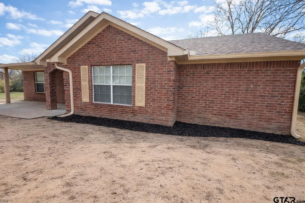 208 Sunny Ln, Mount Pleasant, TX 75455 - #1