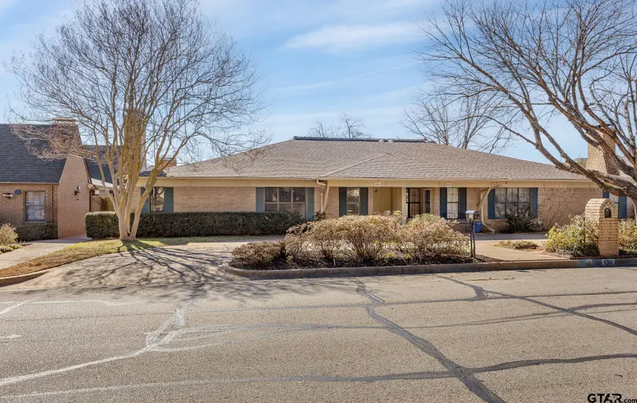 504 Woodland Hills Dr, Tyler, TX 75701 - #2