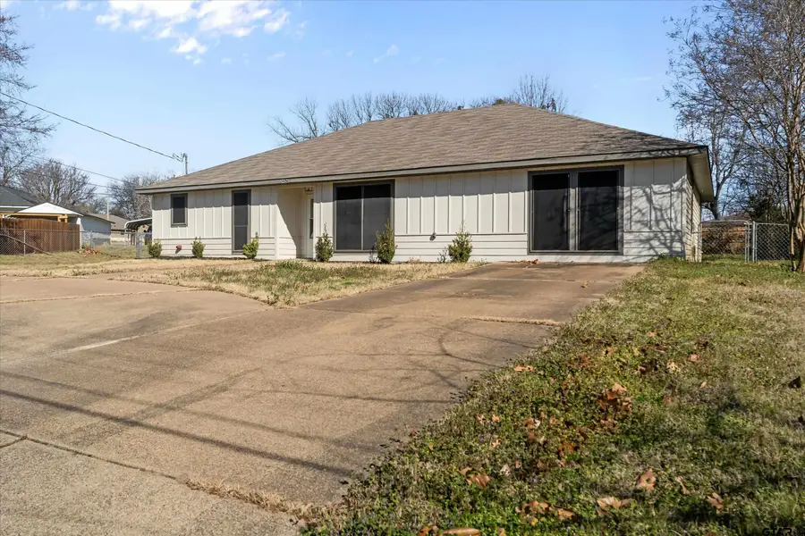 400 Baker Street, Lindale, TX 75771 - #2