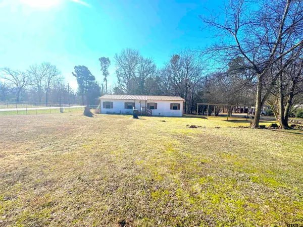 1391 San Saba, Mt Vernon, TX 75457