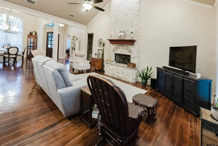 614 Huntwick Ln, Tyler, TX 75703 - #3