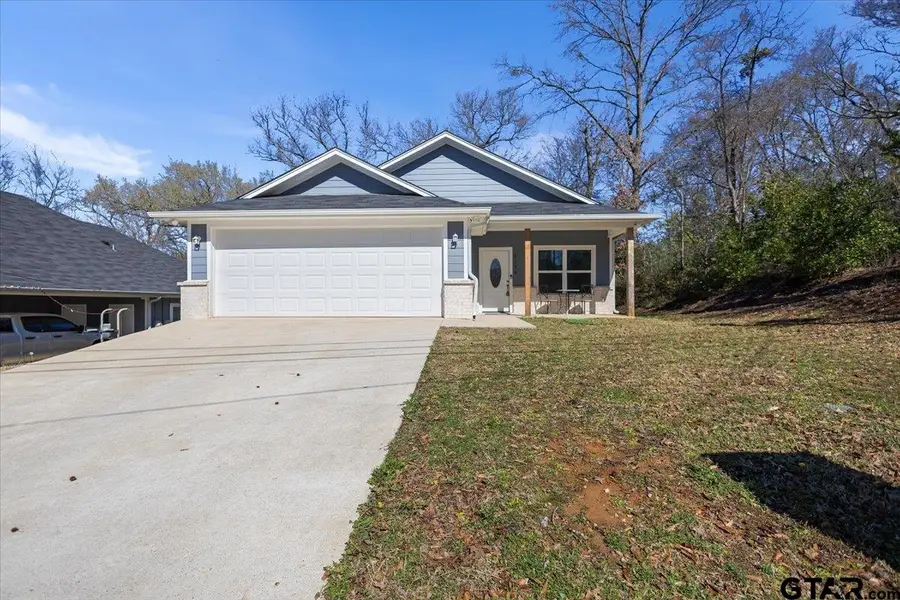 1126 E Oakwood St, Tyler, TX 75702 - #2