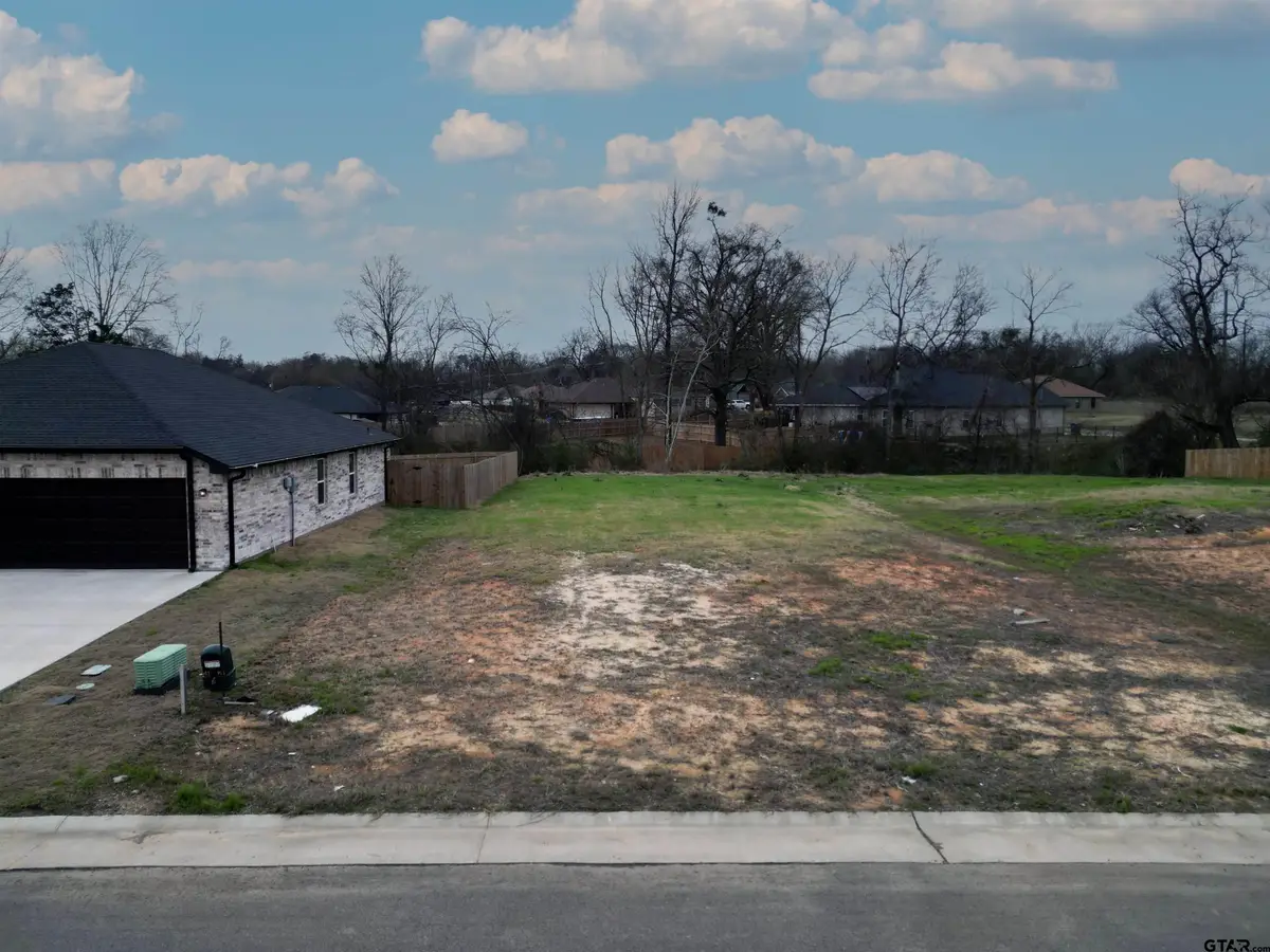 104 Arledge St, Mount Pleasant, TX 75455 - #1