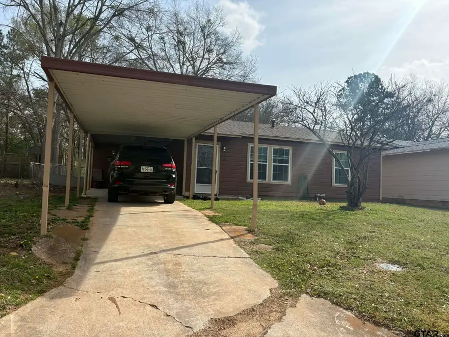 402 MILLIGAN DR, Pittsburg, TX 75686 - #3