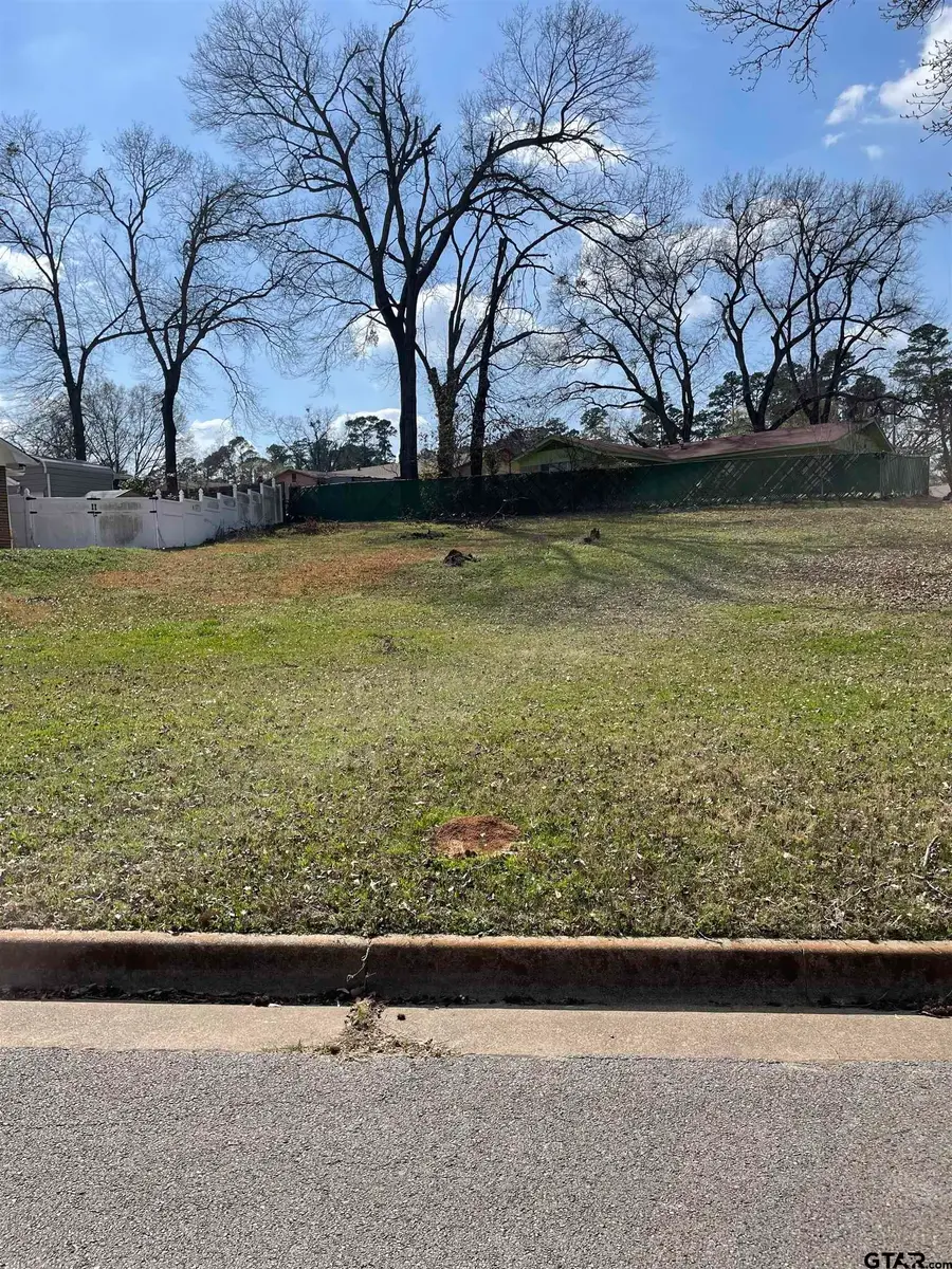 2426 Breckenridge, Tyler, TX 75702 - #2