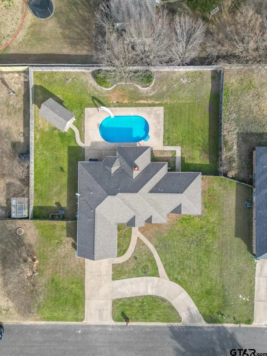 825 Braewood Cir, Lindale, TX 75771 - #2