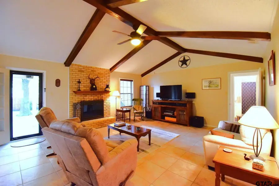 1218 Kingsbury Rd, Tyler, TX 75701 - #2