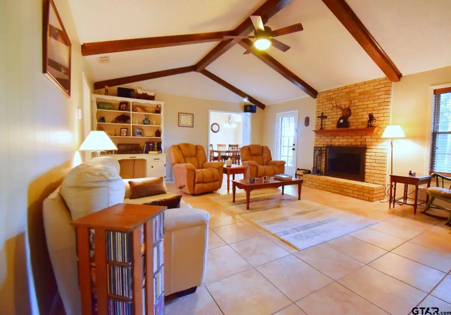 1218 Kingsbury Rd, Tyler, TX 75701 - #3