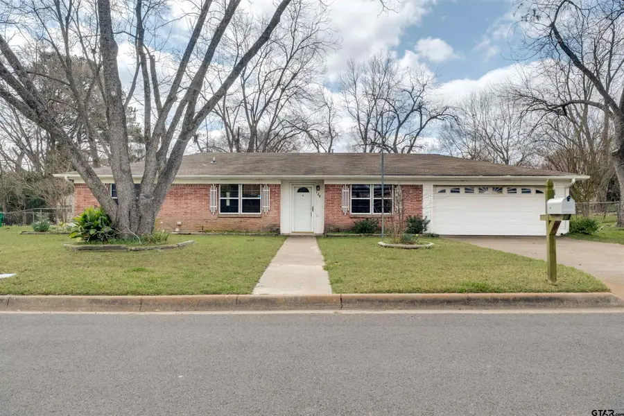 128 Clearview Dr, Palestine, TX 75803 - #2