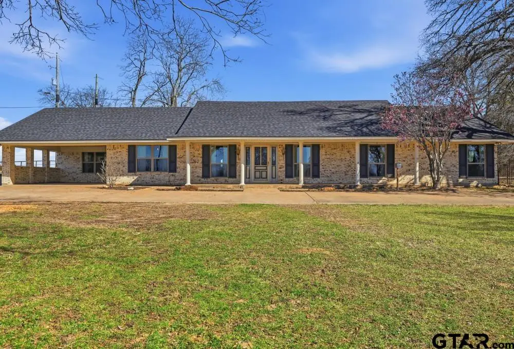 810 W Pine St, Winnsboro, TX 75494 - #1