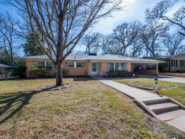 3219 Timberlane Dr, Tyler, TX 75701