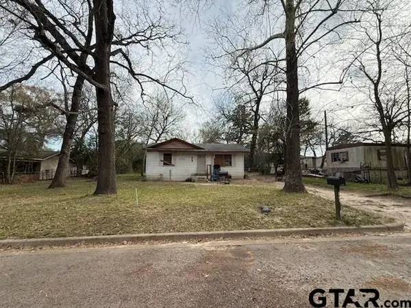 1108 W Noble Street, Troup, TX 75789