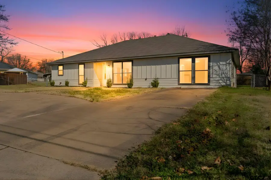 400 Baker, Lindale, TX 75771 - #3