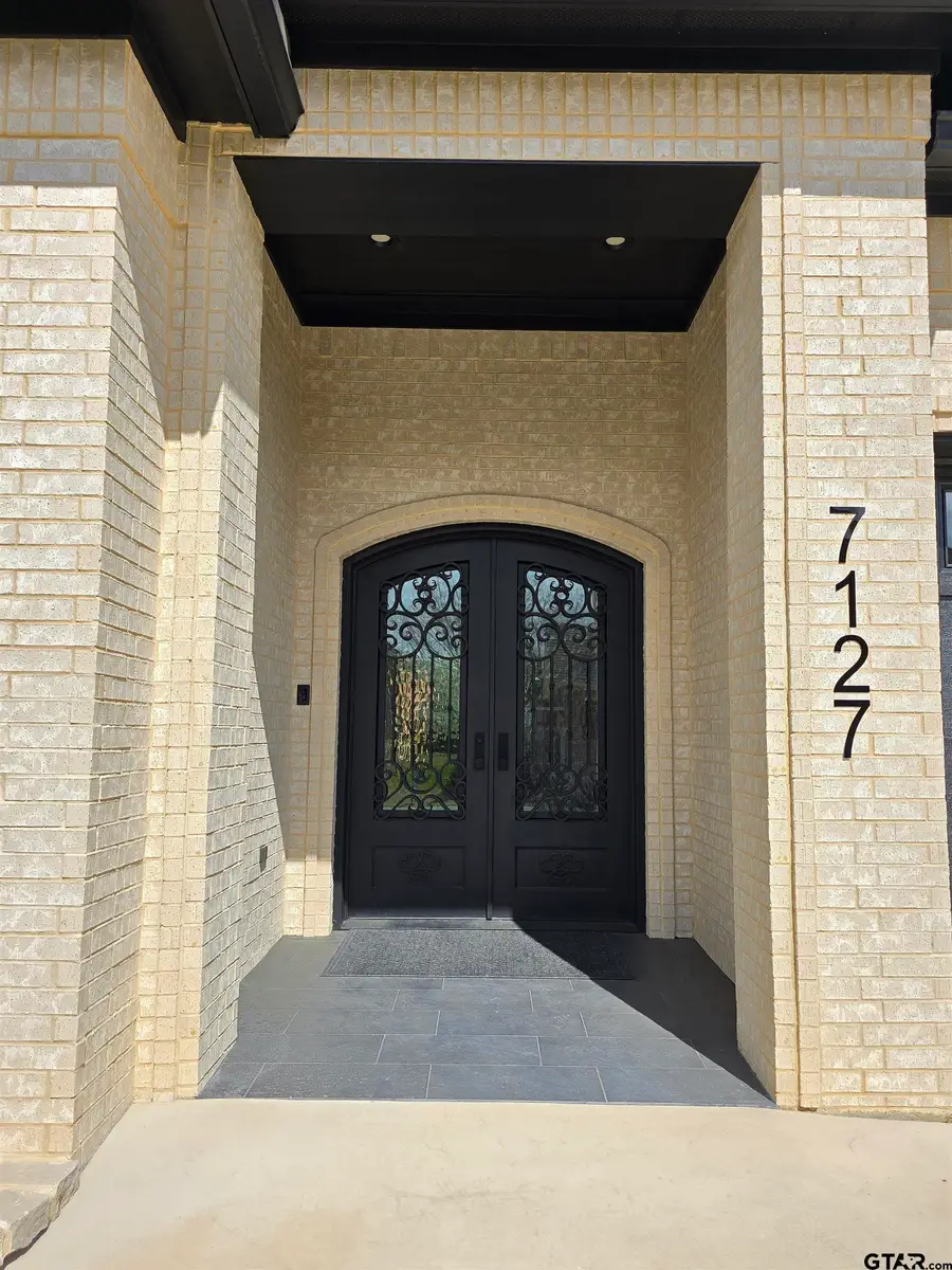 7127 Holly Square Ct., Tyler, TX 75703 - #2