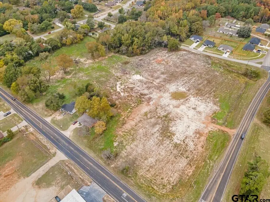 802 & 804 E Hubbard St, Lindale, TX 75771 - #2