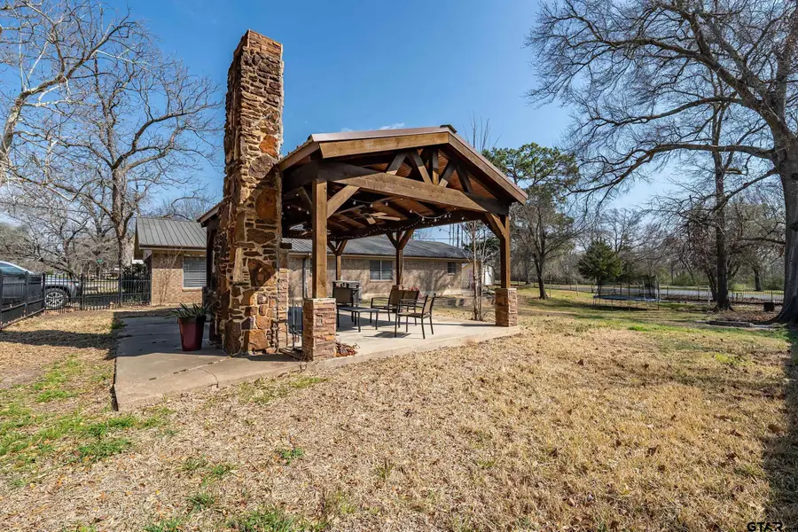 322 N Oleander Street, Grand Saline, TX 75140 - #2