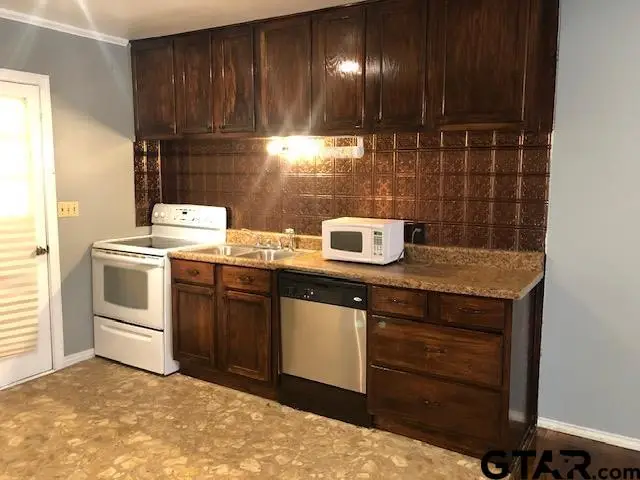 210 E BLACKBOURN ST, Hawkins, TX 75765 - #3