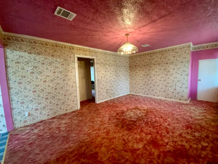 428 Park St, Crockett, TX 75835 - #2