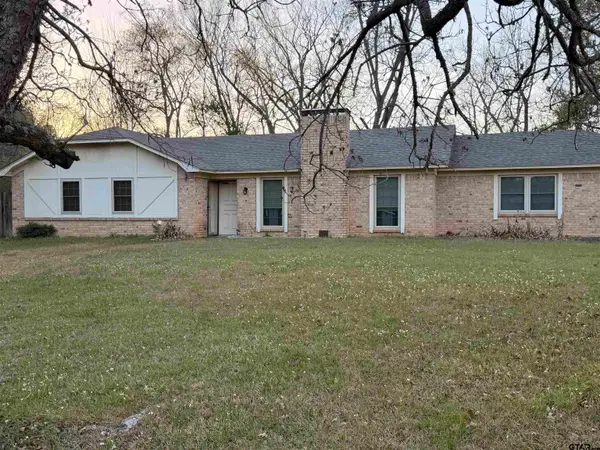100 HOLLYWOOD, Arp, TX 75750