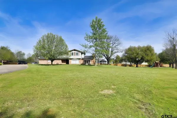 802 W Coke Rd, Winnsboro, TX 75494