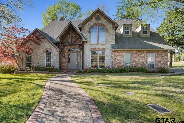 6601 Hollytree Circle, Tyler, TX 75703