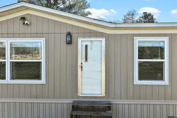 1642 CR 308 E, Henderson, TX 75652