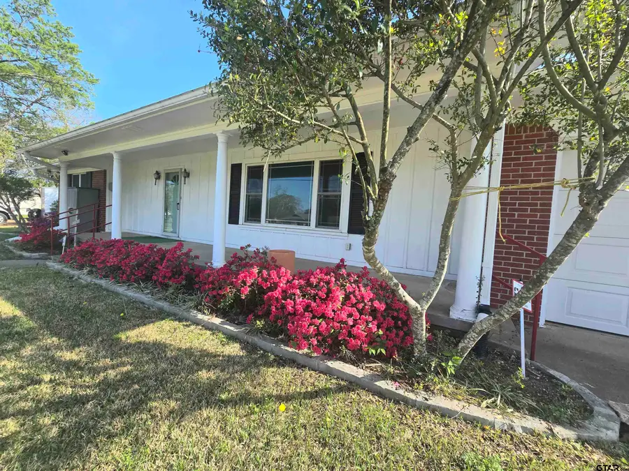 604 E Pennsylvania Ave, Van, TX 75790 - #2