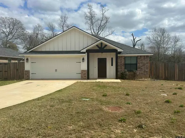 17010 Crossing Circle, Lindale, TX 75771