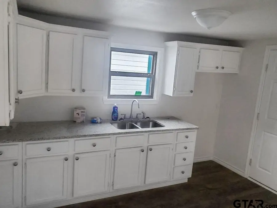 1216 S Francis St, Tyler, TX 75701 - #2