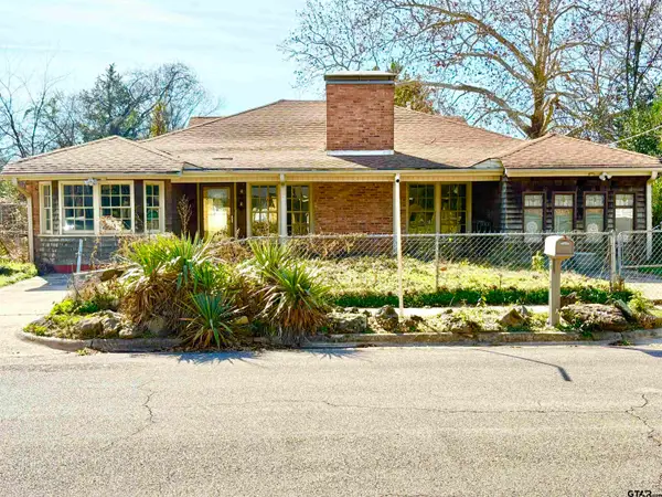 609 HICKORY, Hughes Springs, TX 75656