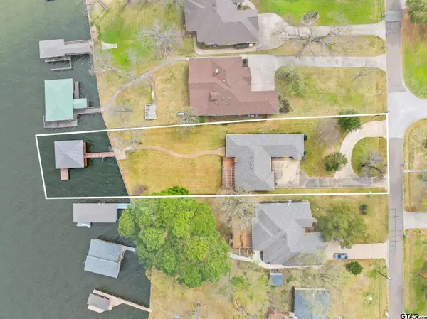 22766 Diamond Bay Drive, Frankston, TX 75763